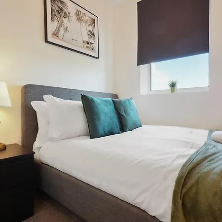 Beighton - 3 Bed Spacious With Free Parking, Great For Groups & Families - Hosted By Host Save *