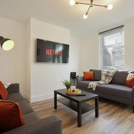 Casa de Férias Beighton - 3 Bed Spacious With Free Parking, Great For Groups & Families - Hosted By Host Save *