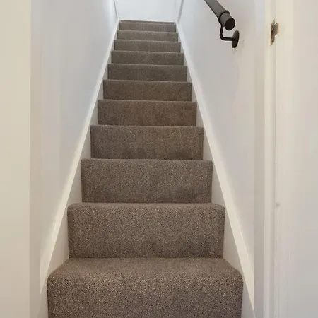 Beighton - 3 Bed Spacious With Free Parking, Great For Groups & Families - Hosted By Host Save *