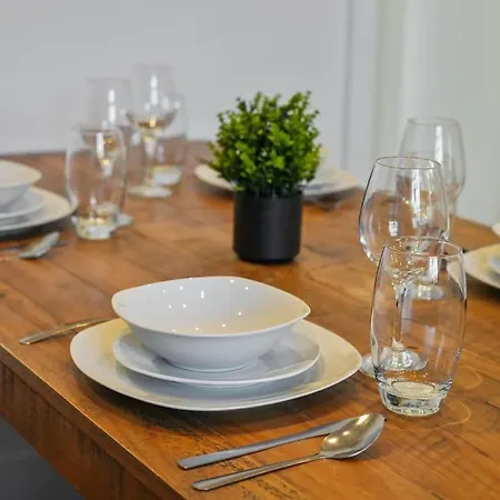 Casa de Férias Beighton - 3 Bed Spacious With Free Parking, Great For Groups & Families - Hosted By Host Save